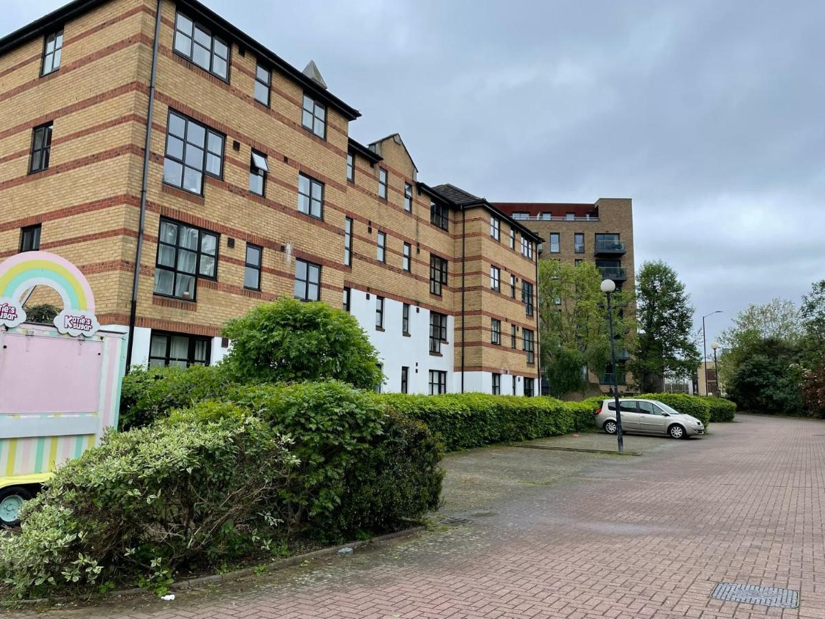 Surrey Docks Se16 Near Canada Water N Easy Access Canary Wharf London Exterior photo